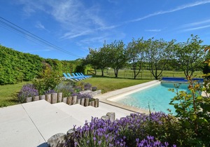 Detached house with stunning views and a private heated swimming pool