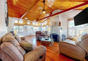 Detlow's Treasured Cottages 1