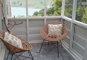 Diamond Harbour Hideaway Top Flat -Amazing views