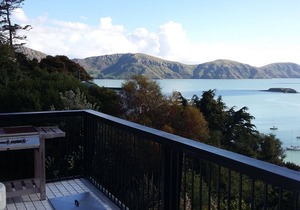 Diamond Harbour Hideaway Top Flat -Amazing views
