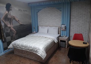 Diamond Motel
