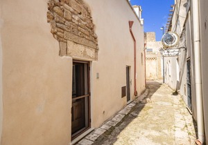 Dimora Del Castello - Four Bedroom Apartment, Sleeps 6