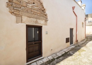 Dimora Del Castello - Four Bedroom Apartment, Sleeps 6