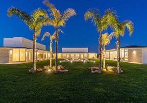 "DIMORA FRASCHI" - 1 exclusive holiday home in a residence with swimming pool