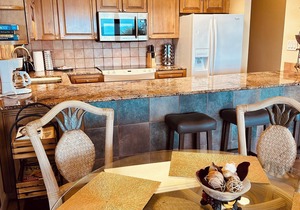 Direct gulf view, exceptional BEACH FRONT, quiet, small complex w/pool