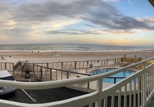 DIRECT Oceanfront Clean Comfy Studio Can’t get closer to the beach or pool!