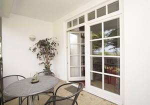 Directly on the beach promenade, balcony with sea view - Aparthotel Ostsee FeWo 22