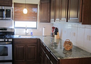 Discounted Summer/Fall: Gorgeous 1 BR KING, Large 1BR, Pool, Walk to Ave/Beaches