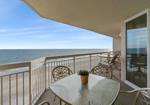 Discounted weeks in August! Finish your summer at this NMB beach front condo!