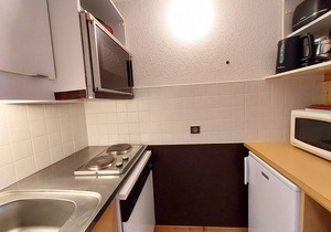 Divisible studio for 4, central location, pets allowed