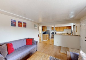 Dog-friendly duplex in the Heart of Nye beach near the beach & downtown