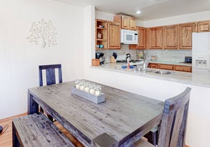 Dog-Friendly Mountain Townhouse with Grill, Fireplace & Free High Speed WiFi