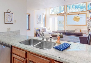 Dog-Friendly Mountain Townhouse with Grill, Fireplace & Free High Speed WiFi