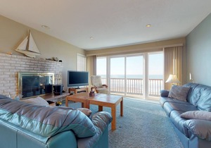 Dog-friendly oceanfront condo with amazing ocean views - steps to beach