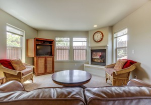 Dog-Friendly Renovated Home with Back Patio & Gas Grill - Walk to Downtown