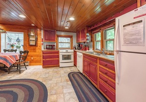 Dog Friendly Stone Cottage w/Lake Views & Hot Tub