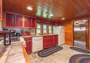 Dog Friendly Stone Cottage w/Lake Views & Hot Tub