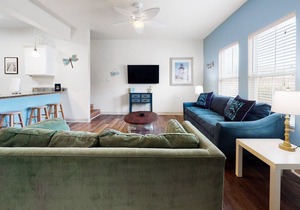 Dog-Friendly Townhouse w/ Shared Pool, High-Speed WiFi, and Central AC!