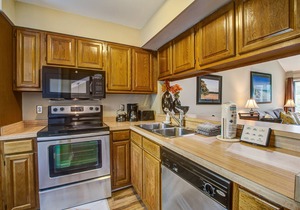 Dog friendly villa with marsh and tidal creek views - access to community pool