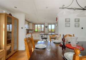 DOLPHINS LEAP, pet friendly, country holiday cottage in Charmouth
