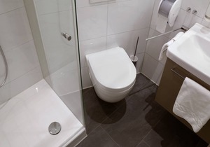 Doppelzimmer Klein 14qm mit WC und Dusche