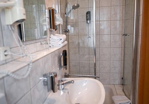Doppelzimmer Eifel-land Dusche/wc - Eifelhotel Fuchs