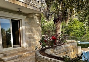 Double room #1 w/shared pool @Pietra Mare Apts