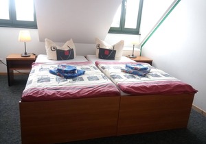 Double room (room 24) extra bed only with crib - Gästehaus EJS e.V.
