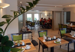 Double room shower/toilet - comfort - on Brunnenplatz, Hotel Garni