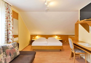 Double room shower/WC - Gasthof Zur Sonne