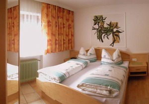 Double room with shower od. Bathroom, toilet - private room Waltraud Gattringer
