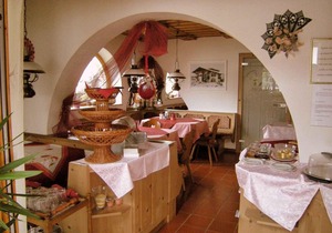 Double room with shower od. Bathroom, toilet - private room Waltraud Gattringer