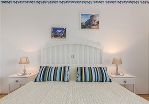 Double room with external private bathroom and shared kitchen