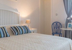 Double room with external private bathroom and shared kitchen