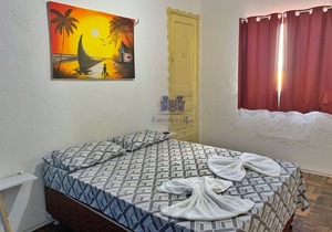 Double room with private bathroom, Wi-Fi, air conditioning and TV.