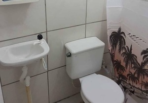 Double room with private bathroom, Wi-Fi, air conditioning and TV.