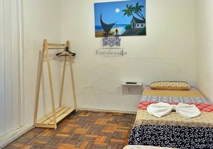 Double room with private bathroom, Wi-Fi, air conditioning and TV.