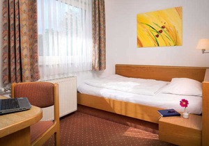 Double room with toilet and shower - Hotel Heuboden