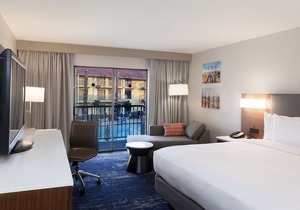 DoubleTree by Hilton Bakersfield
