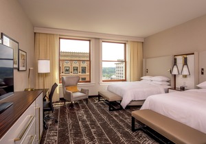 DoubleTree by Hilton Youngstown Downtown