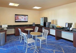 DoubleTree by Hilton Hotel Berkeley Marina