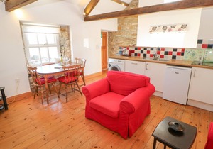 DOVE COTTAGE, romantic, character holiday cottage in Allendale