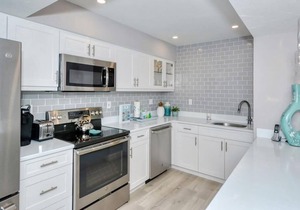 Doveplum 121- 2 Story, 2 Bedroom Condo with Private Beach with lounge chairs & umbrella provided,.
