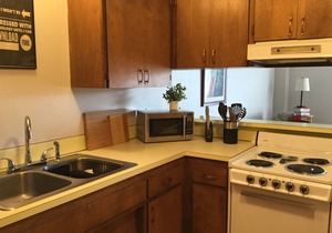Downtown Apt. 4 w/Ocean & Mountain Views.