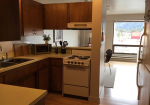 Downtown Apt. 4 w/Ocean & Mountain Views.