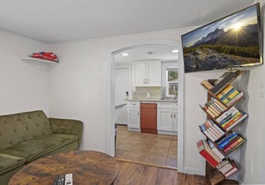 Downtown Green Gable Bungalow with AC, Fully Fenced Yard, W/D, 2 Smart TVs, WiFi