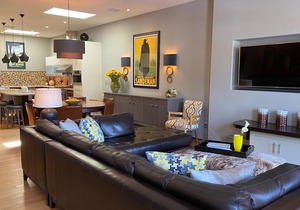 Downtown MainStreet Penthouse 1BR five star Rental with parking overlooking main