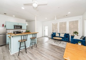 Downtown Private Apartment