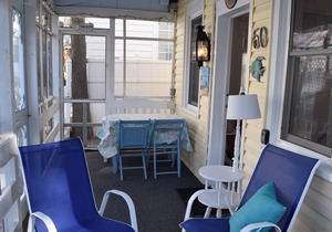Downtown Rehoboth Beach 3 Bedroom Cottage w/ Parking/Porch