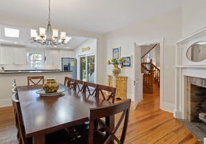 Downtown Rehoboth Beach w/7 Suites Parking Steps to the Beach!